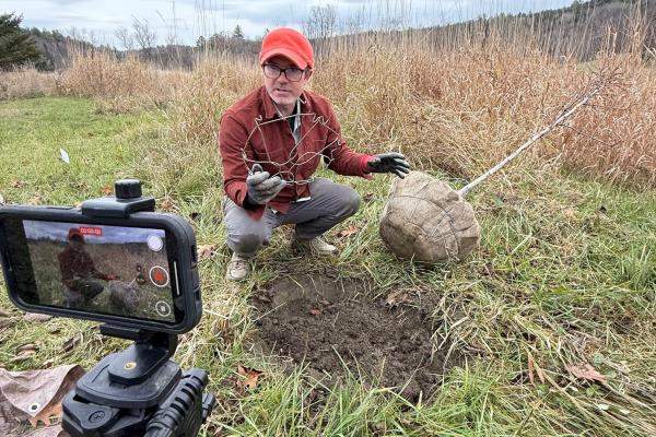 Tree planting demonstration 